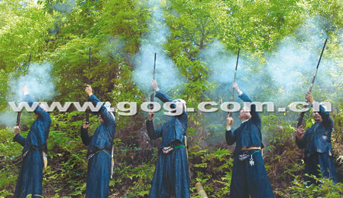 原生態(tài)民族風情美不勝收(圖)