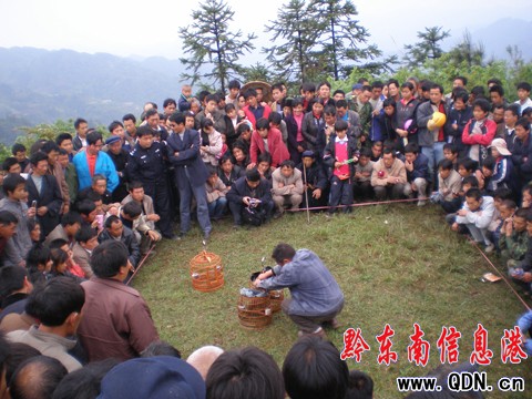 ��ɽ�h�����l(xi��ng)�����Ļ���(ji��)�_Ļ���M�D��