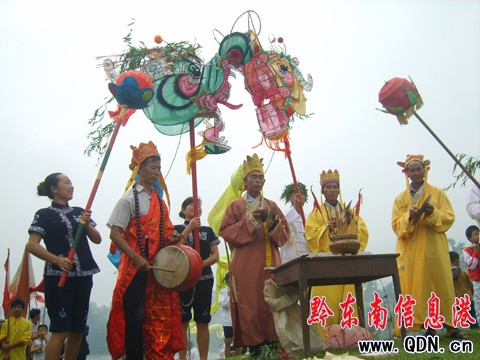 錦屏:新化舞獅耍水龍異彩神秘(組圖)