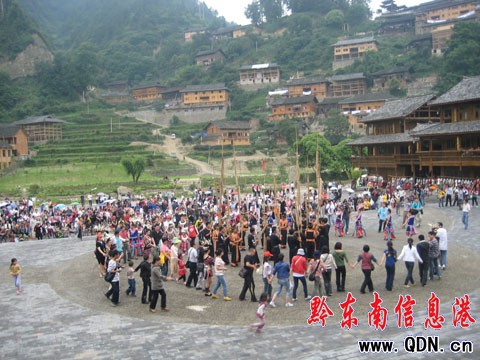 走進(jìn)西江千戶苗寨 品味原生態(tài)民族文化(圖)