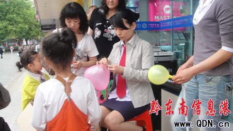 快樂的“六一”兒童節(組圖)