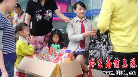 快樂的“六一”兒童節(組圖)