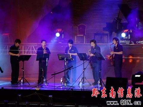 下司水岸音樂會(huì)昨晚閃亮上演 (組圖)