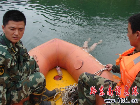 十八小時作戰 下司溺水女孩被打撈(組圖)