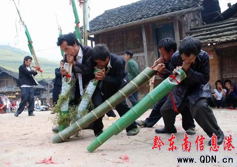 ����ͬ��ӭ��(l��i)һ��һ�ȵġ����׹�(ji��)�����M�D��