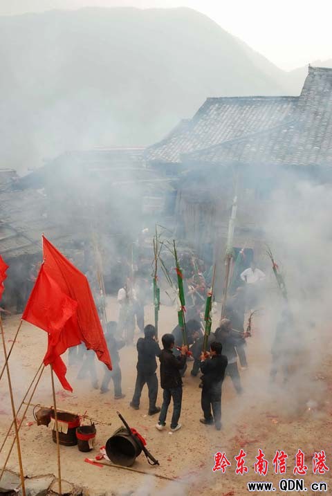 ����ͬ��ӭ��(l��i)һ��һ�ȵġ����׹�(ji��)�����M�D��