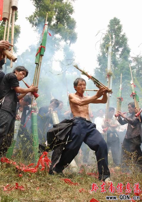 ����ͬ��ӭ��(l��i)һ��һ�ȵġ����׹�(ji��)�����M�D��