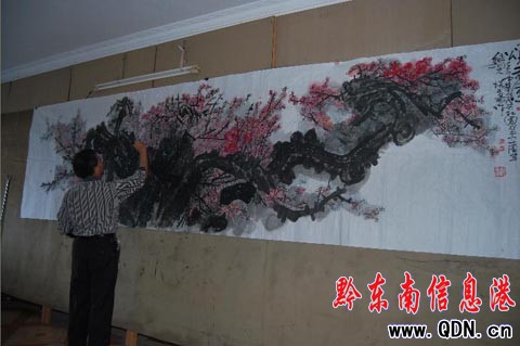 楊正豪:萬朵梅花頌祖國(圖)