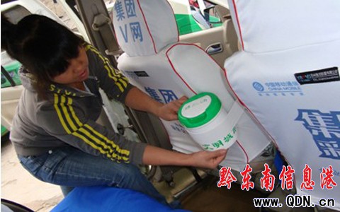 凱里:519輛出租車有了環保垃圾桶(圖)