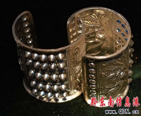 ��ɽ�������y���������ˇ���M�D��