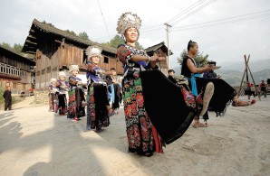 ��ɽ�����~���豻���ڶ������Ҽ����z���