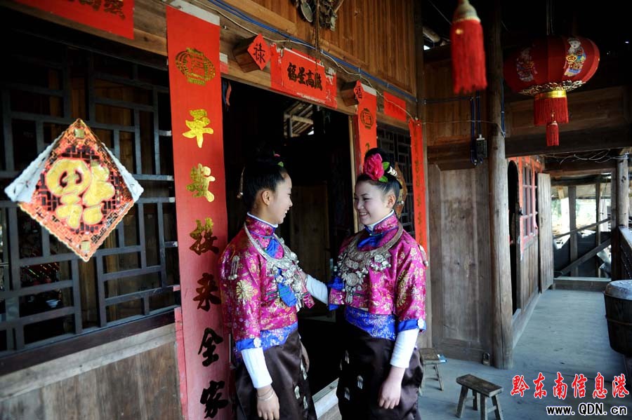 苗寨洋溢著迎春節(jié)的氣息