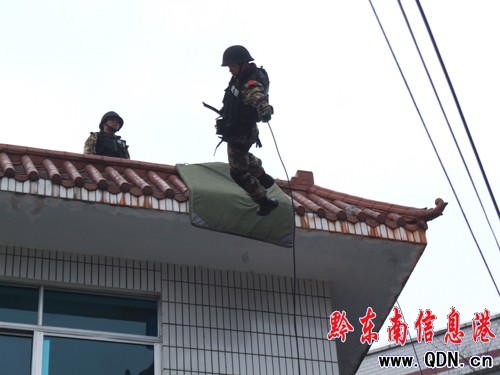 數九寒天 武警新兵百煉成鋼(組圖)