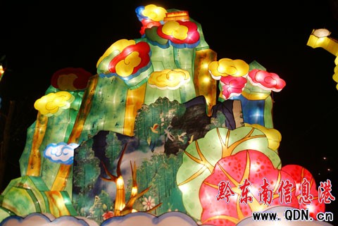 凱里大型燈會開燈 孔明燈成首日