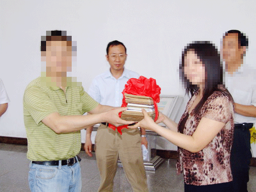 �نT��ָ��������Ů�� �Q�������Ǹ��� (�D)