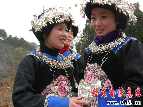 �����¶������҂�һ�����Mկ�^���nŮ���D��