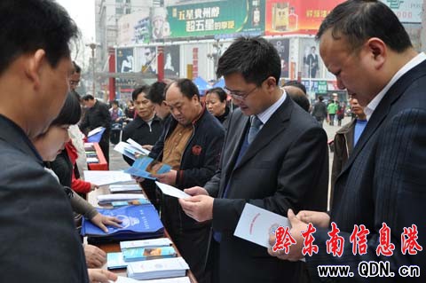 �P���_չ��������������¡������������(�D)