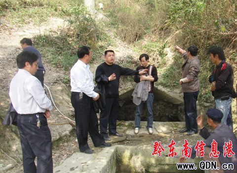 三穗縣縣委副書記到八弓鎮指導抗旱工作(圖)