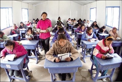 玉樹災區首所抗震希望學校落成(圖)