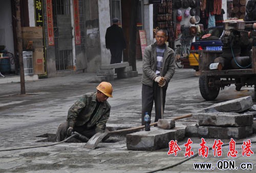 鎮遠維修古城步行街迎游客(圖)