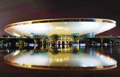 ���죬�����@��ԇ�\���д��_���^������ҹĻ�еĸ���չ�^�������ʡ��D�����ӳ���£������Ļ������@�F�����˵ĵ�Ӱ��