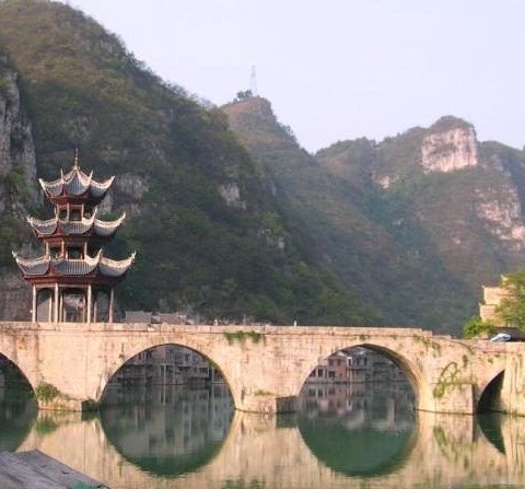 父親節陪老爸行走紅色旅游地(圖)