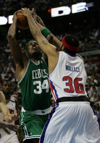 組圖:怒吼天尊今夏退役輸球后曾找裁判告別