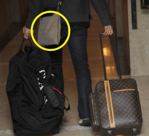 ���r�����������J�Ϸ� ���㱳LV����Կ�(�D)