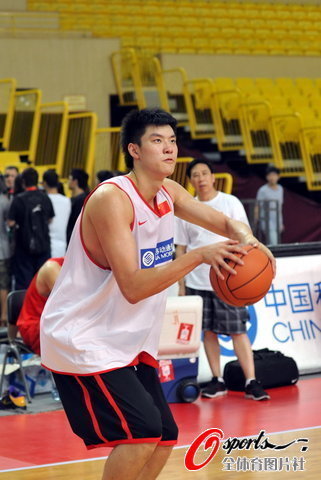 組圖:15日實拍中國男籃備戰(zhàn) 大郅有望登場