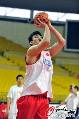 組圖:15日實拍中國男籃備戰(zhàn) 大郅有望登場