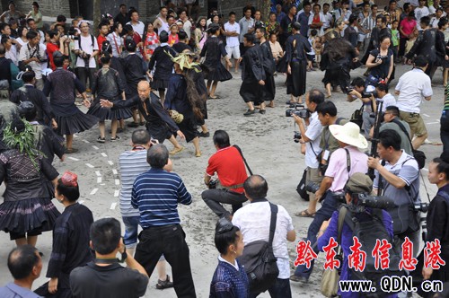 “2010貴州·劍河仰阿莎文化節”隆重開幕(圖)