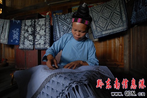 丹寨:苗胞農(nóng)閑學(xué)技藝(圖)