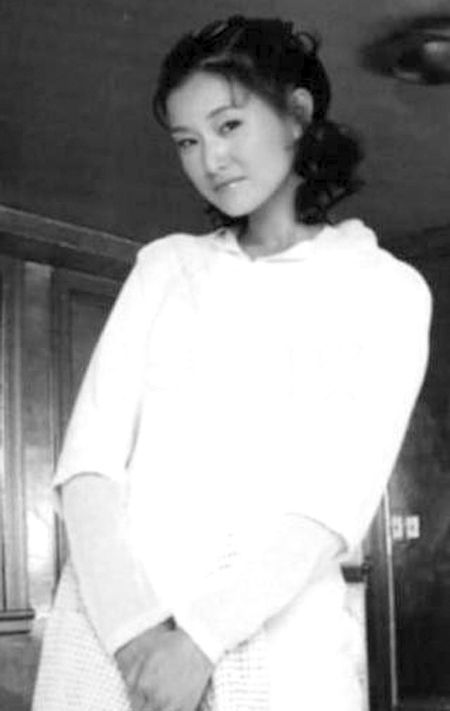 ����Ӣ��Ů�r��������Ƭ�ع⣨�D��