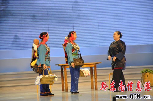 小品大賽半決賽開賽 《留守媽媽》獲中等評(píng)分