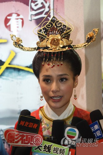 �������ٷ�չŮѲ���L�� �u�������㺹����