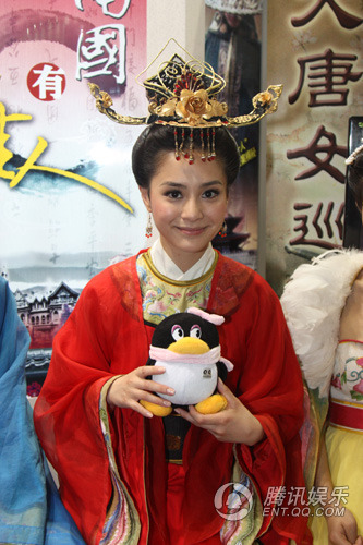 �������ٷ�չŮѲ���L�� �u�������㺹����