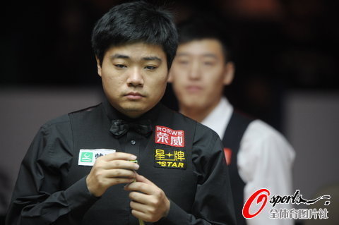 組圖:丁俊暉演驚天逆轉 1-4落后連下4局晉級