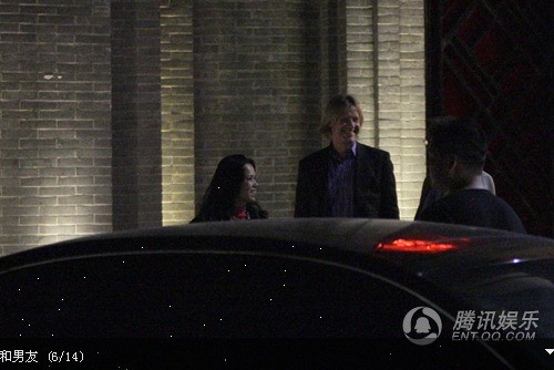 韋唯慶生獲洋男友送名貴單車(chē)撩發(fā)秀風(fēng)情(圖)