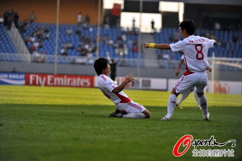 ����2-0���������B�� �𾴵�2��С�M��ǰ����