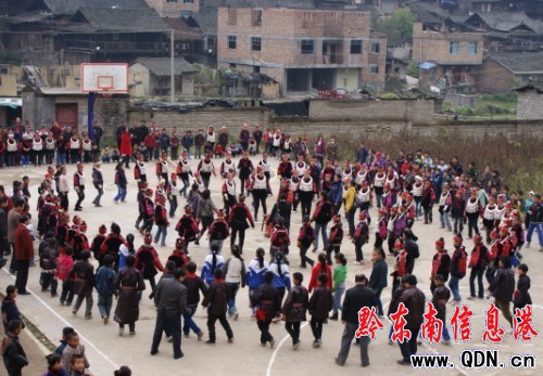 �����_չ�����Ļ��M(j��n)У�@��ӣ��D��