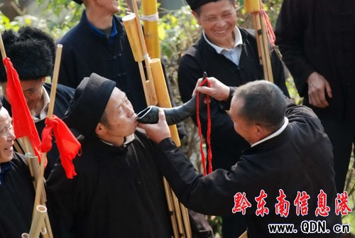 西江上演古老起鼓儀式 (組圖)