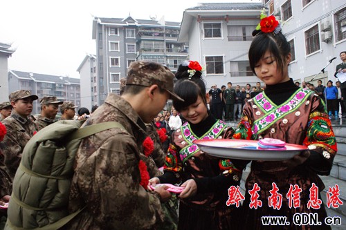 劍河52名新兵奔赴綠色軍營(圖)