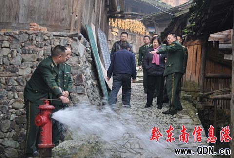 省考核組完成對(duì)我州2010年消防暨冬季防火督查(圖)