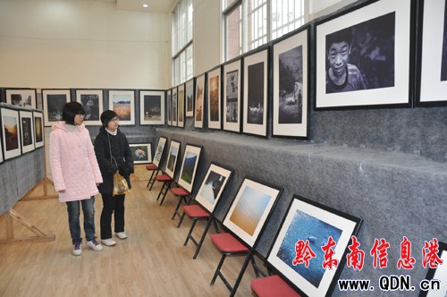 ��������ܻ����fԪչʾ�Լ��ĔzӰ��Ʒ���D��