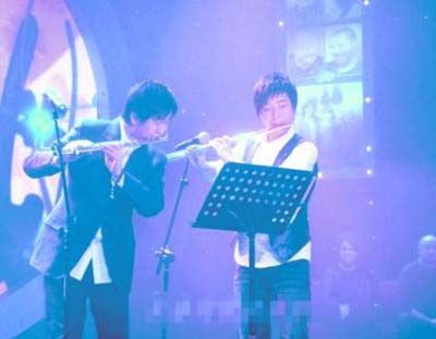 �������o�����ع� ��־���M��ʘ�Ȧ�lչ���D��