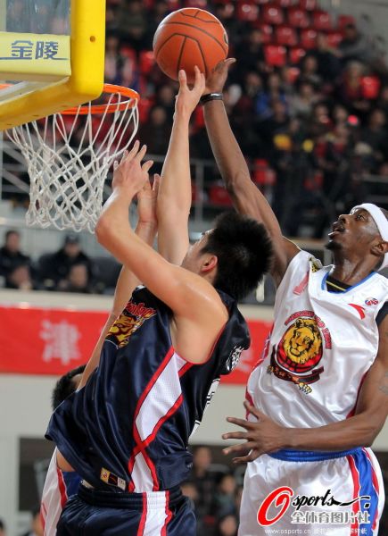 拉米一人就送出8次蓋帽