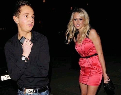 巴洛特利怒斥通奸丑聞:艷女想靠我出名(圖)