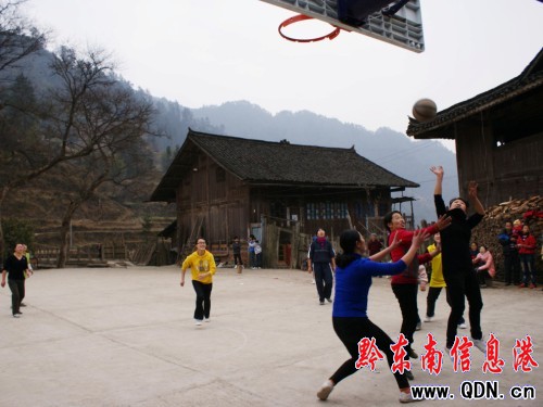 全村老少齊上陣 劍河昂英“村運會”賀新春