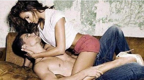 �M�D��C�_Ů���c��ģ�Ĵ�߶��Ը��T����