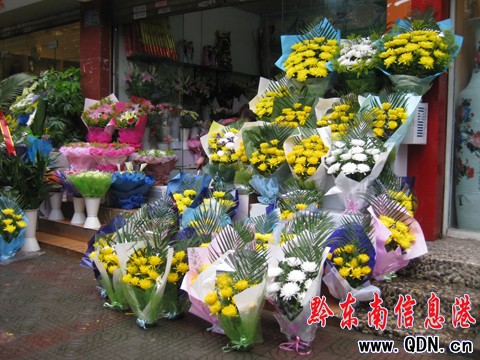 �ֵ��������ߕr �Gɫ����̼�����������M�D��